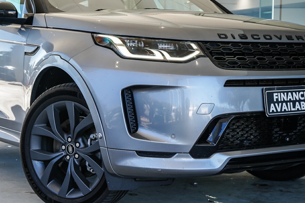 Land Rover Discovery Sport image 2
