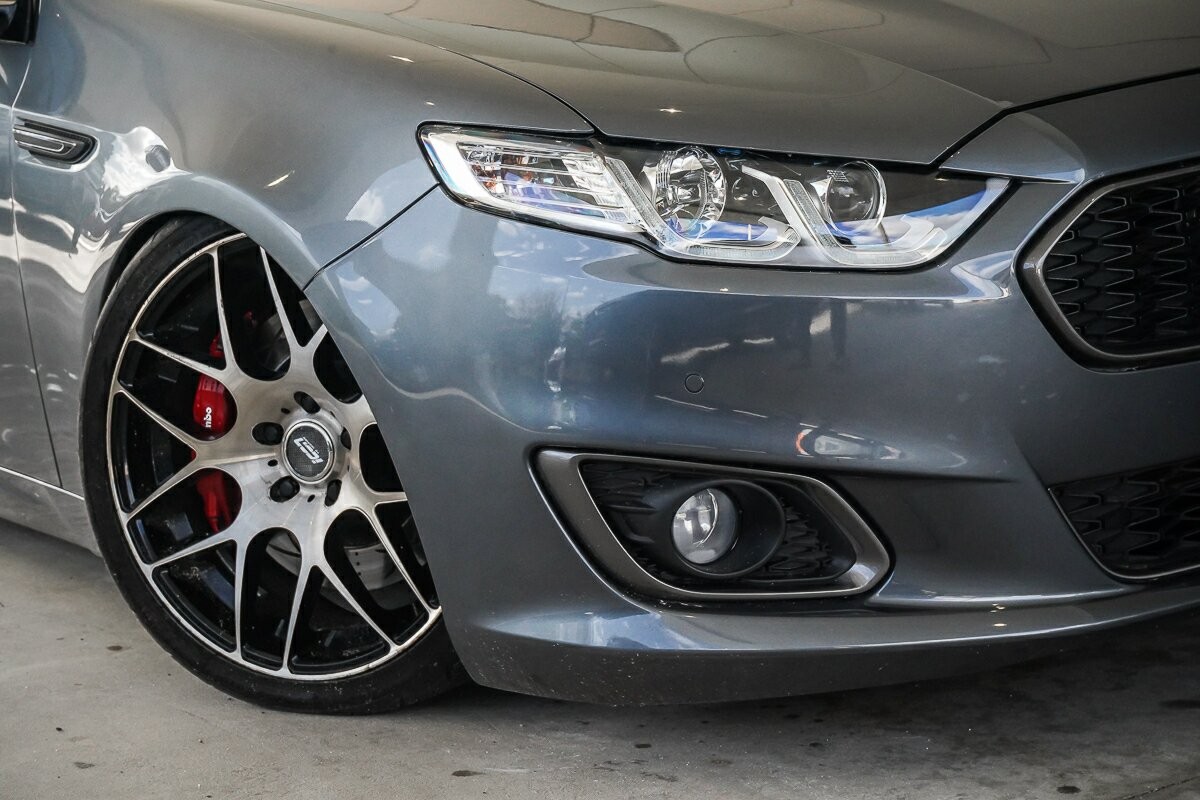 Ford Falcon image 2