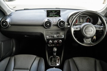 https://vehicle-cdn.autoleague.cloud/31373_U309849_12.jpg