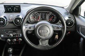 https://vehicle-cdn.autoleague.cloud/31373_U309849_15.jpg