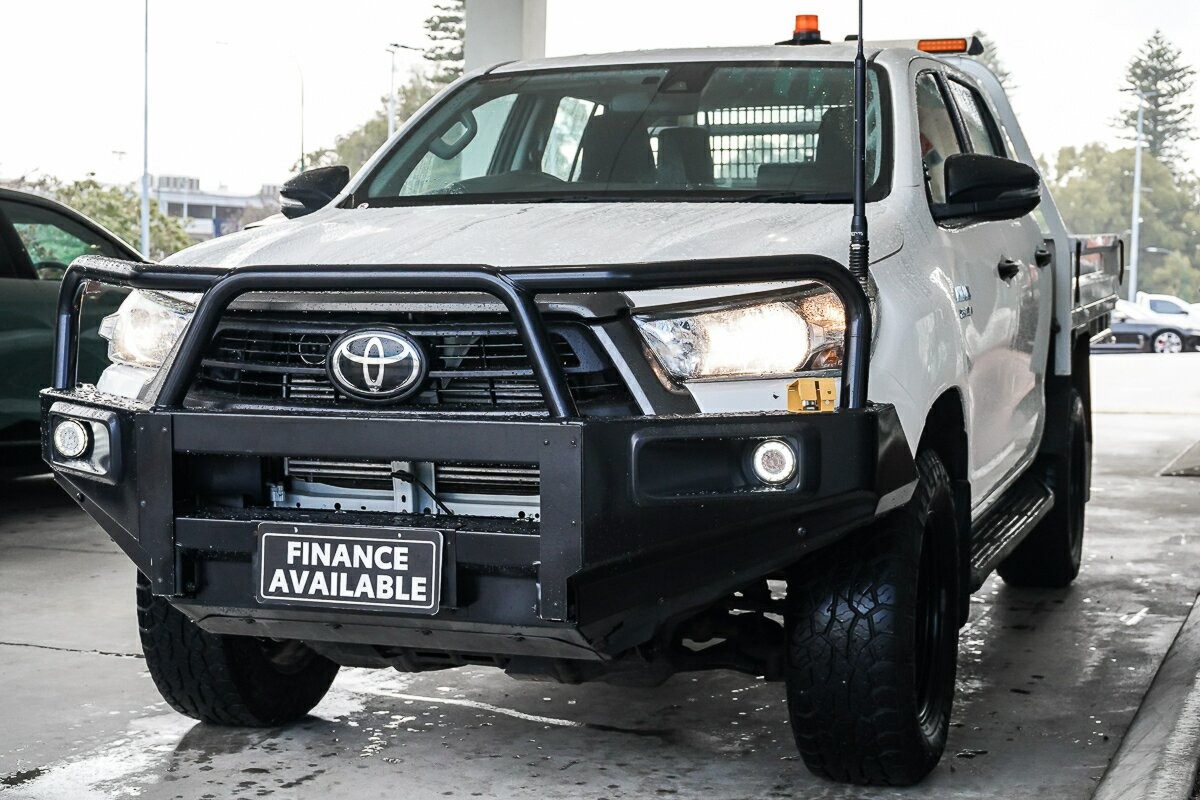 Toyota Hilux image 4