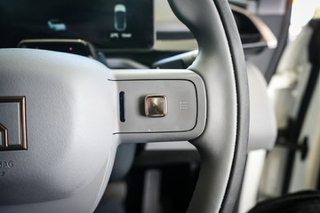 https://vehicle-cdn.autoleague.cloud/31373_U309865_15.jpg