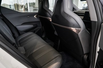 https://vehicle-cdn.autoleague.cloud/31373_U309866_12.jpg