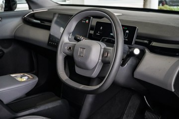 https://vehicle-cdn.autoleague.cloud/31373_U309866_14.jpg