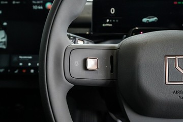 https://vehicle-cdn.autoleague.cloud/31373_U309866_16.jpg