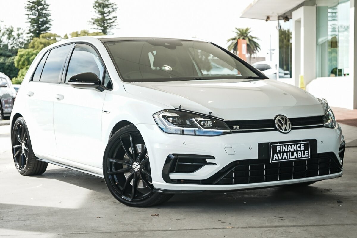 Volkswagen Golf image 1