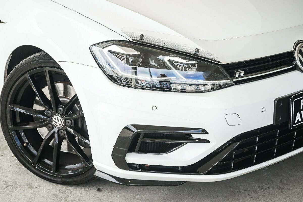 Volkswagen Golf image 2