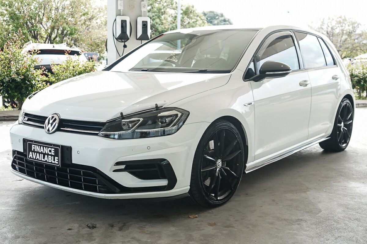 Volkswagen Golf image 4