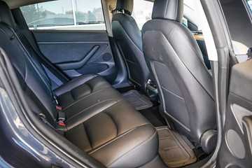 https://vehicle-cdn.autoleague.cloud/31373_U309873_13.jpg