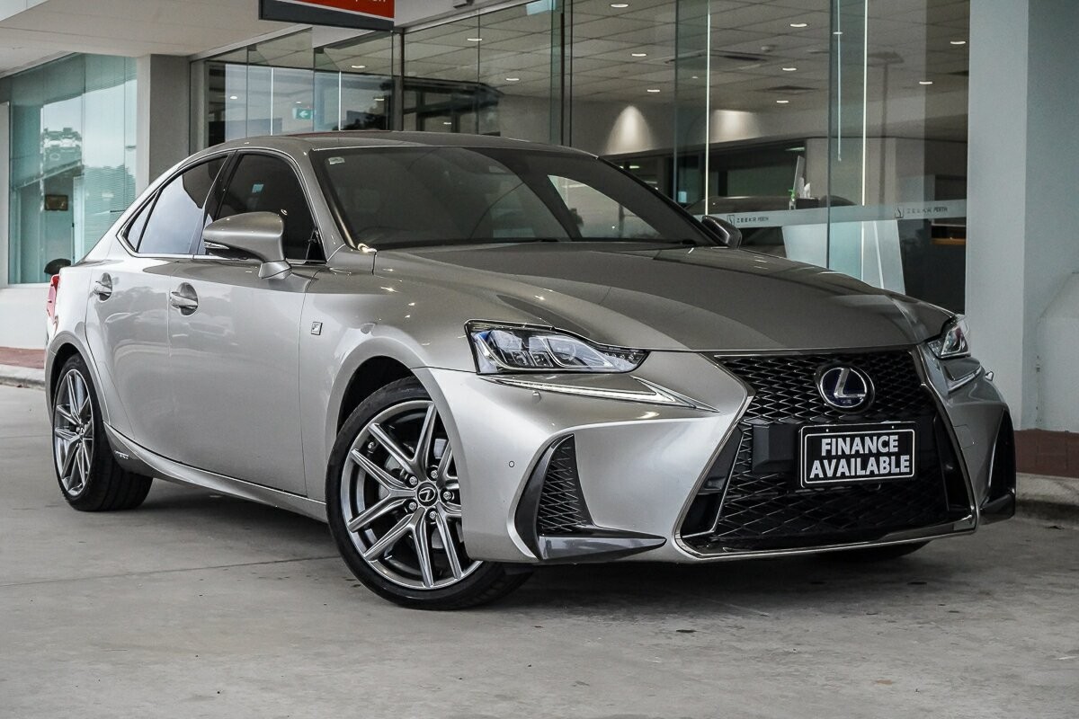 Lexus Is image 1