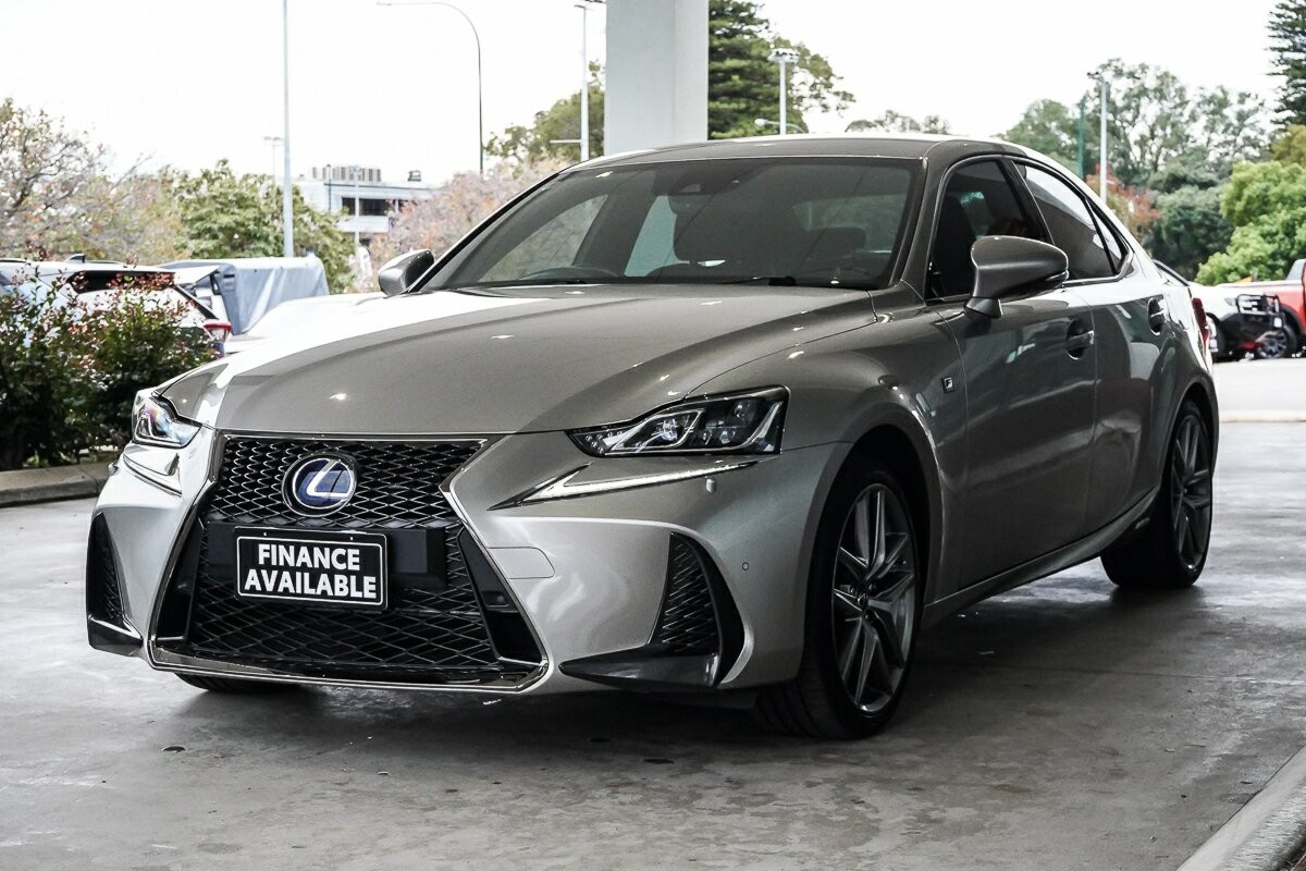 Lexus Is image 4