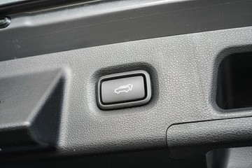https://vehicle-cdn.autoleague.cloud/31373_U309888_11.jpg