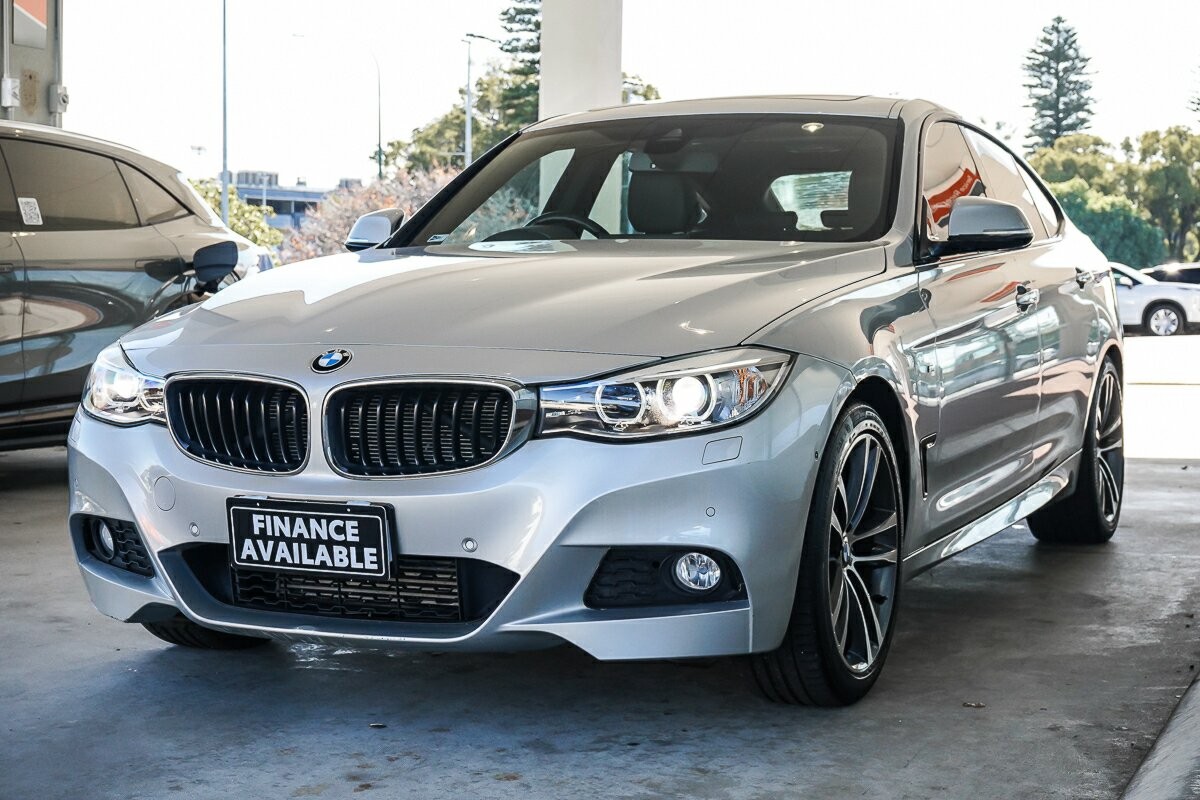 BMW 3 Series image 3