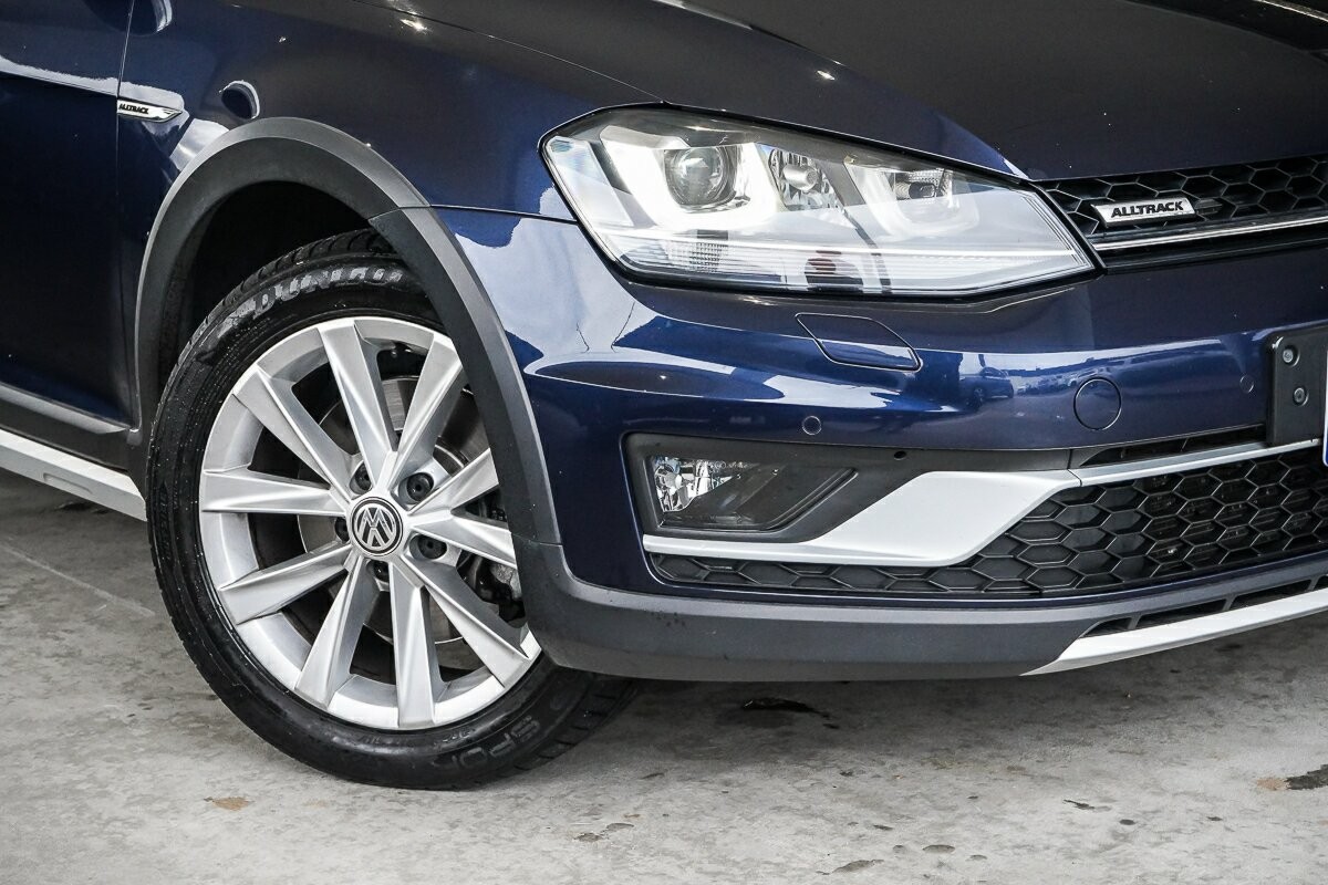 Volkswagen Golf image 2