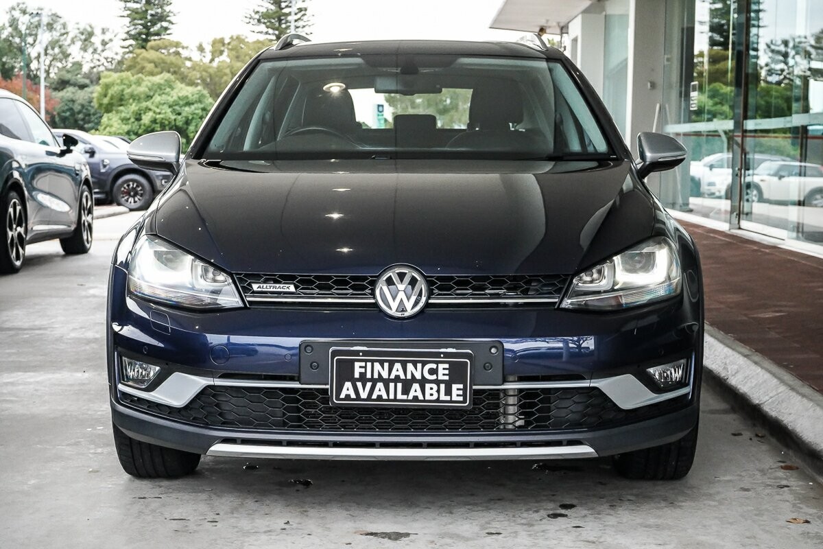 Volkswagen Golf image 3