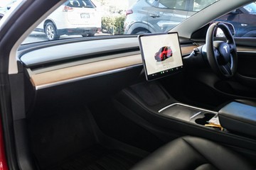 https://vehicle-cdn.autoleague.cloud/31373_U309908_18.jpg