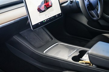 https://vehicle-cdn.autoleague.cloud/31373_U309908_20.jpg