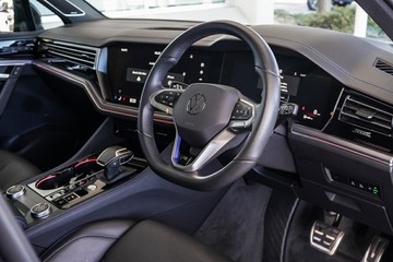 https://vehicle-cdn.autoleague.cloud/31373_U309918_14.jpg