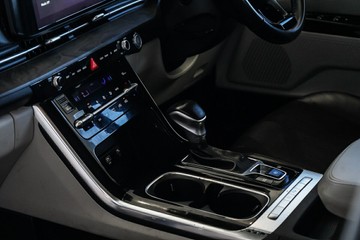 https://vehicle-cdn.autoleague.cloud/31373_U309924_23.jpg