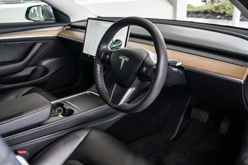 https://vehicle-cdn.autoleague.cloud/31373_U309926_12.jpg