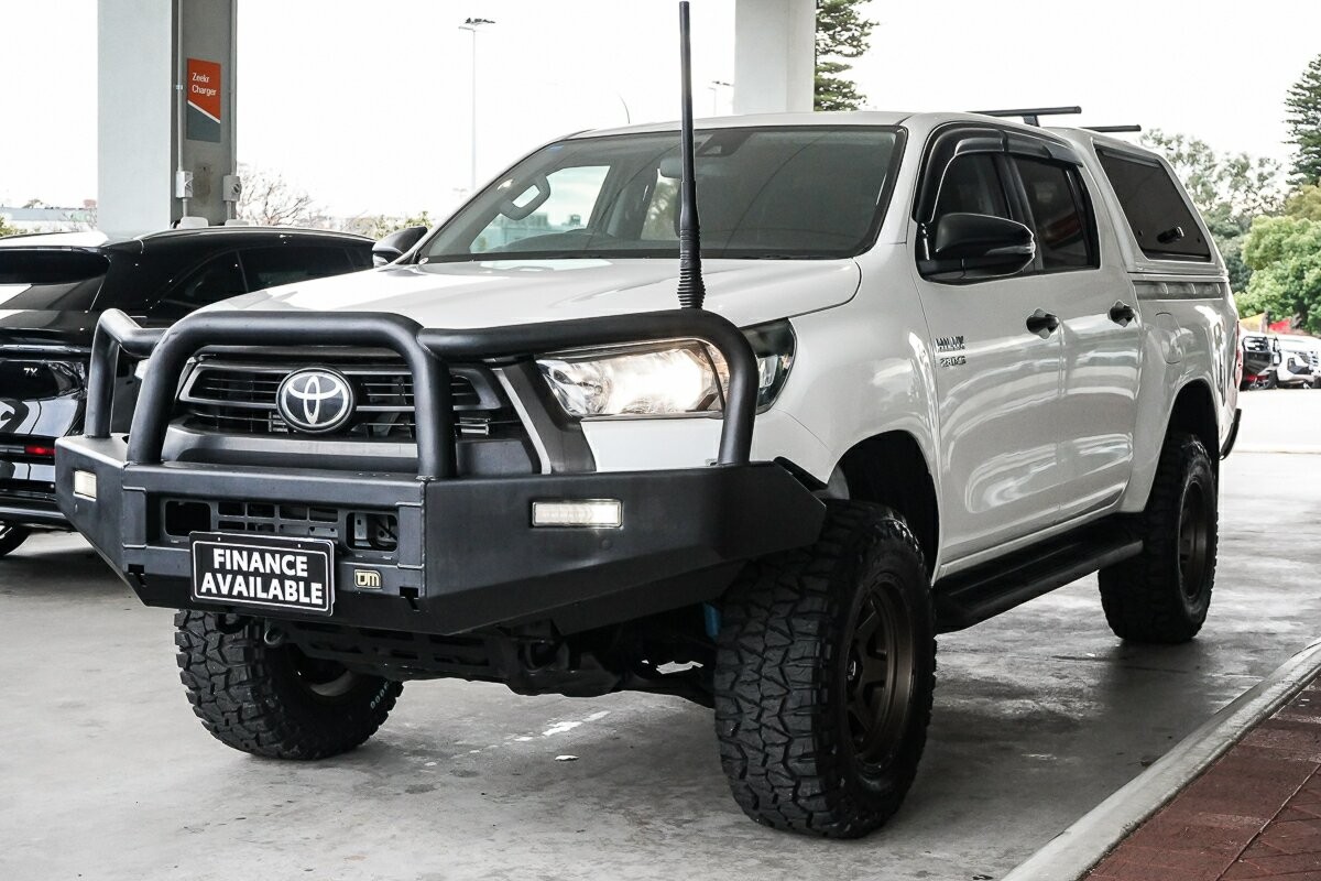 Toyota Hilux image 4