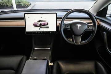https://vehicle-cdn.autoleague.cloud/31373_U309937_11.jpg