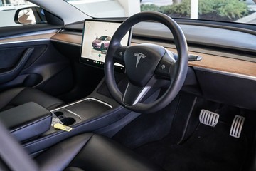 https://vehicle-cdn.autoleague.cloud/31373_U309937_12.jpg