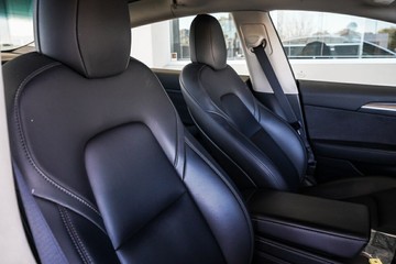 https://vehicle-cdn.autoleague.cloud/31373_U309937_13.jpg