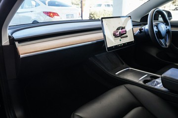 https://vehicle-cdn.autoleague.cloud/31373_U309937_18.jpg