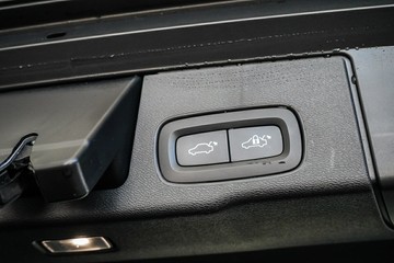 https://vehicle-cdn.autoleague.cloud/31373_U309952_11.jpg