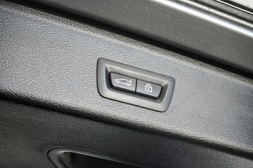 https://vehicle-cdn.autoleague.cloud/31373_U309955_11.jpg