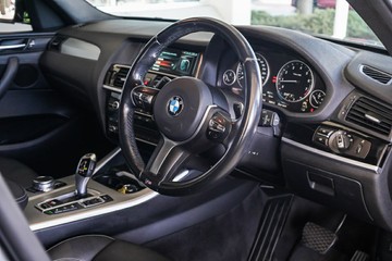 https://vehicle-cdn.autoleague.cloud/31373_U309955_14.jpg