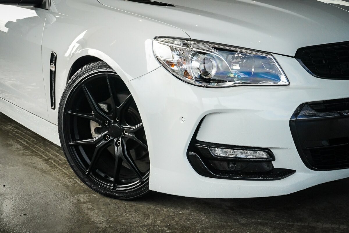 Holden Commodore image 2