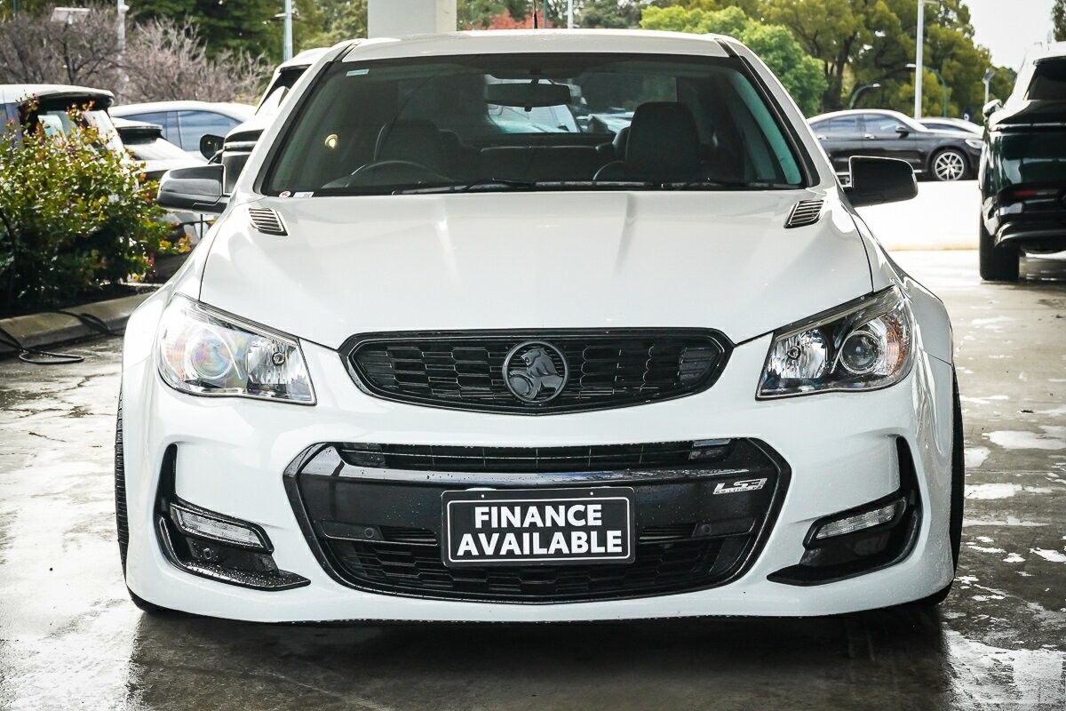 Holden Commodore image 3
