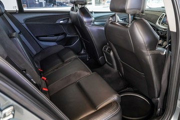 https://vehicle-cdn.autoleague.cloud/31373_U309962_11.jpg