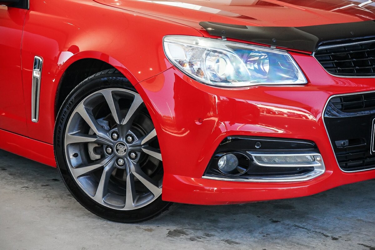 Holden Commodore image 2