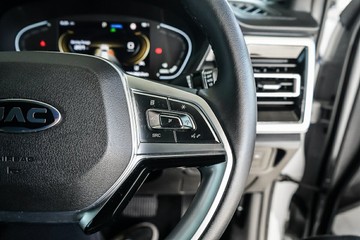 https://vehicle-cdn.autoleague.cloud/31373_U309967_14.jpg
