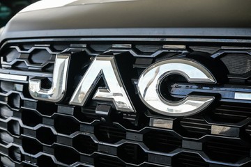 https://vehicle-cdn.autoleague.cloud/31373_U309967_9.jpg