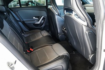 https://vehicle-cdn.autoleague.cloud/31373_U309968_11.jpg