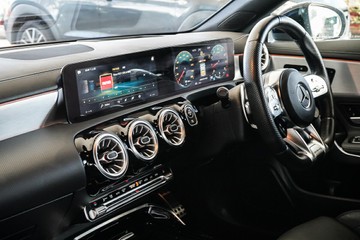 https://vehicle-cdn.autoleague.cloud/31373_U309968_20.jpg
