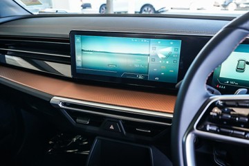 https://vehicle-cdn.autoleague.cloud/31373_U309972_16.jpg