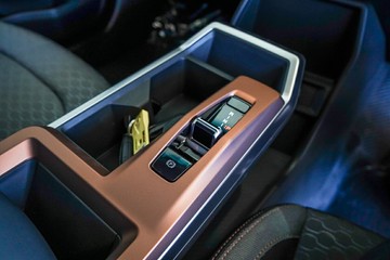 https://vehicle-cdn.autoleague.cloud/31373_U309972_18.jpg