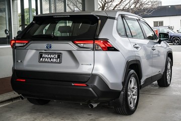 https://vehicle-cdn.autoleague.cloud/31373_U309974_8.jpg