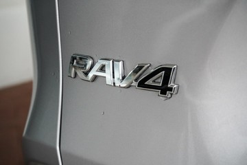 https://vehicle-cdn.autoleague.cloud/31373_U309974_9.jpg