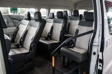 https://vehicle-cdn.autoleague.cloud/31373_U309975_11.jpg