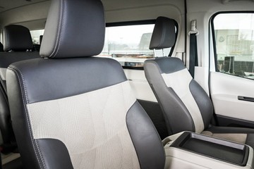 https://vehicle-cdn.autoleague.cloud/31373_U309975_14.jpg