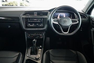 https://vehicle-cdn.autoleague.cloud/31373_U309980_11.jpg
