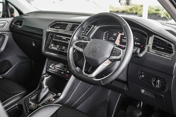 https://vehicle-cdn.autoleague.cloud/31373_U309980_12.jpg