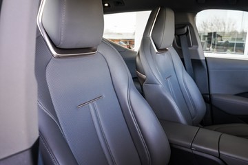 https://vehicle-cdn.autoleague.cloud/31373_U309989_12.jpg