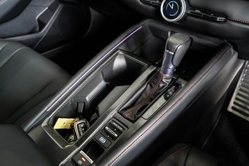 https://vehicle-cdn.autoleague.cloud/31373_U309994_18.jpg